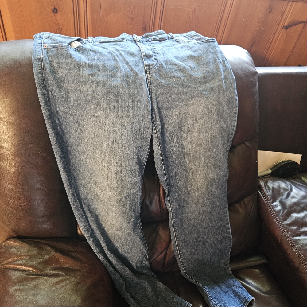 Old Navy Women's Skinny Jeans in Blue